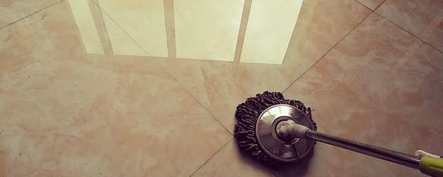 地板砖拖地后为什么有水印怎么办