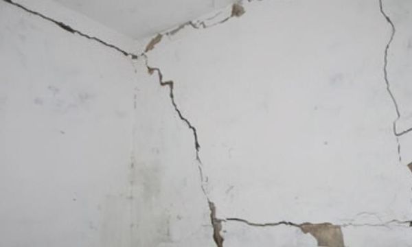 房屋裂缝导致漏水怎么办呢