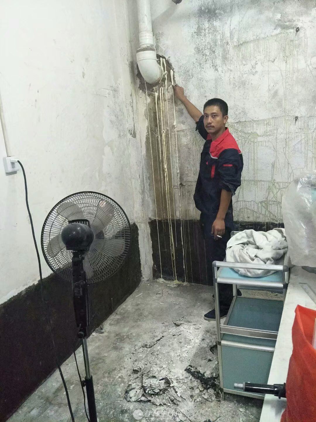窗台外防水用什么