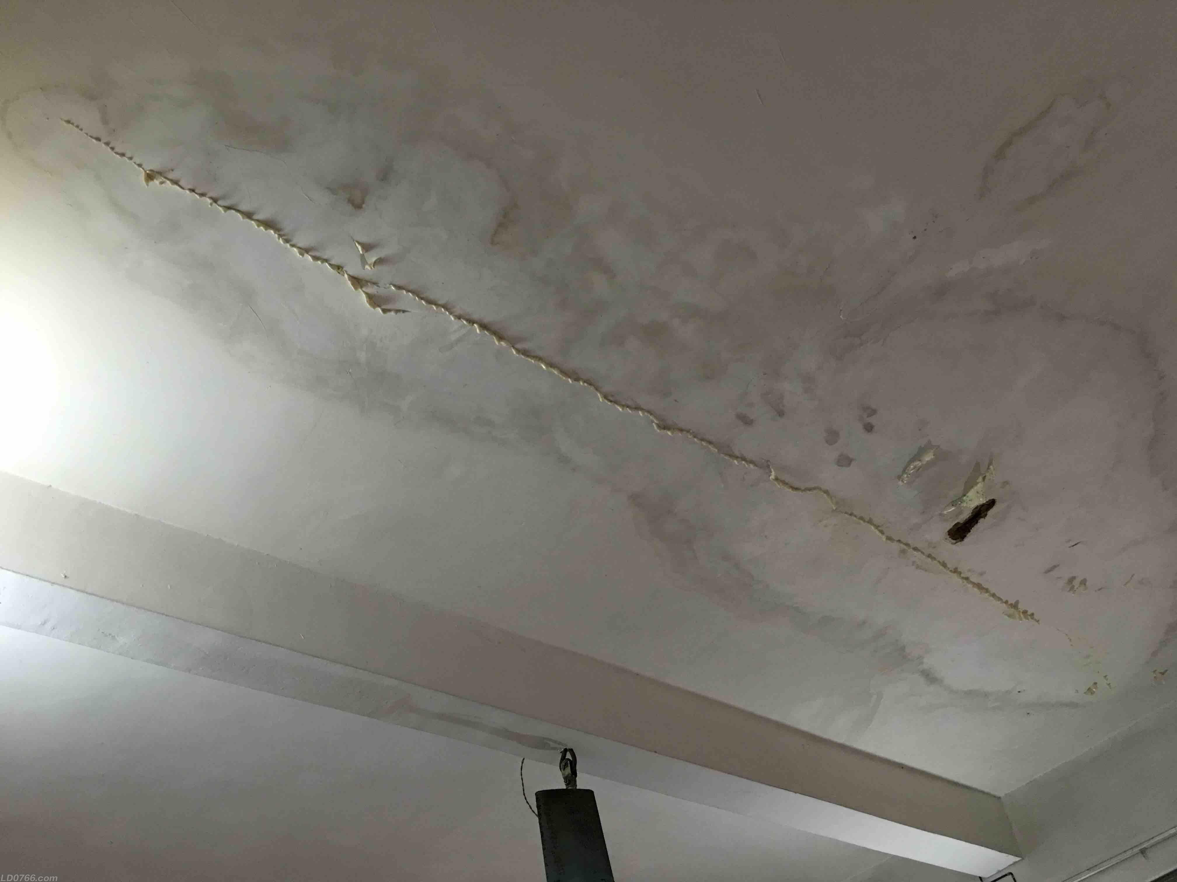 窗台防水斜坡做法